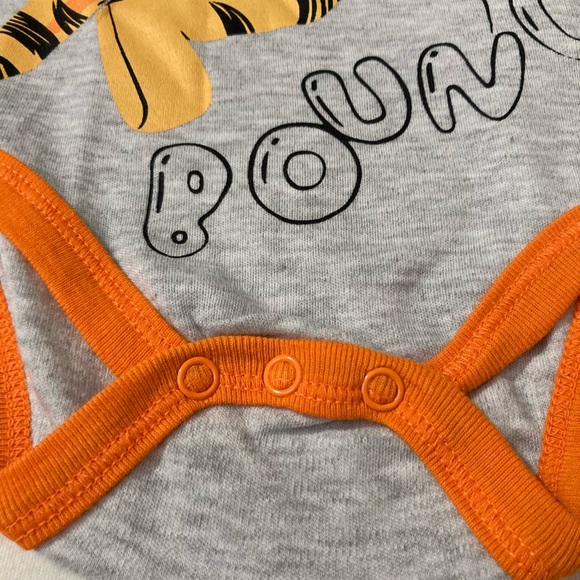 💛Winnie the Pooh tigger onesie - Picture 6 of 11